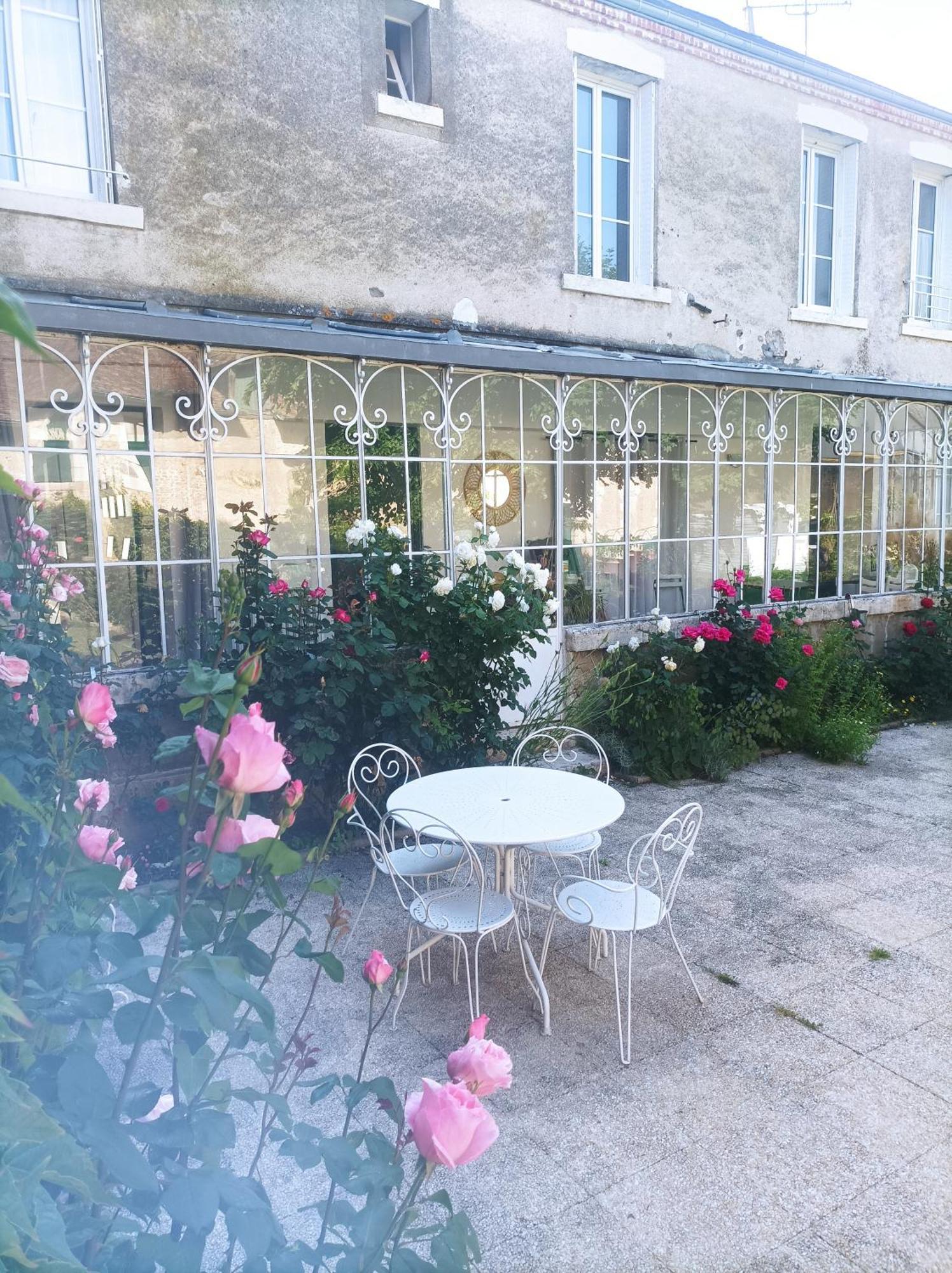 Le Relais Des Roses- Chambres D'Hotes Vatan Esterno foto